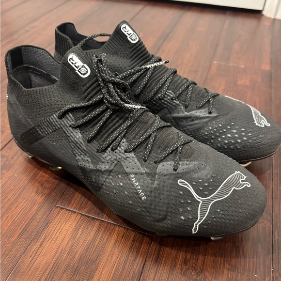 Puma Black Performance Soccer Cleats - Picture 1 of 7